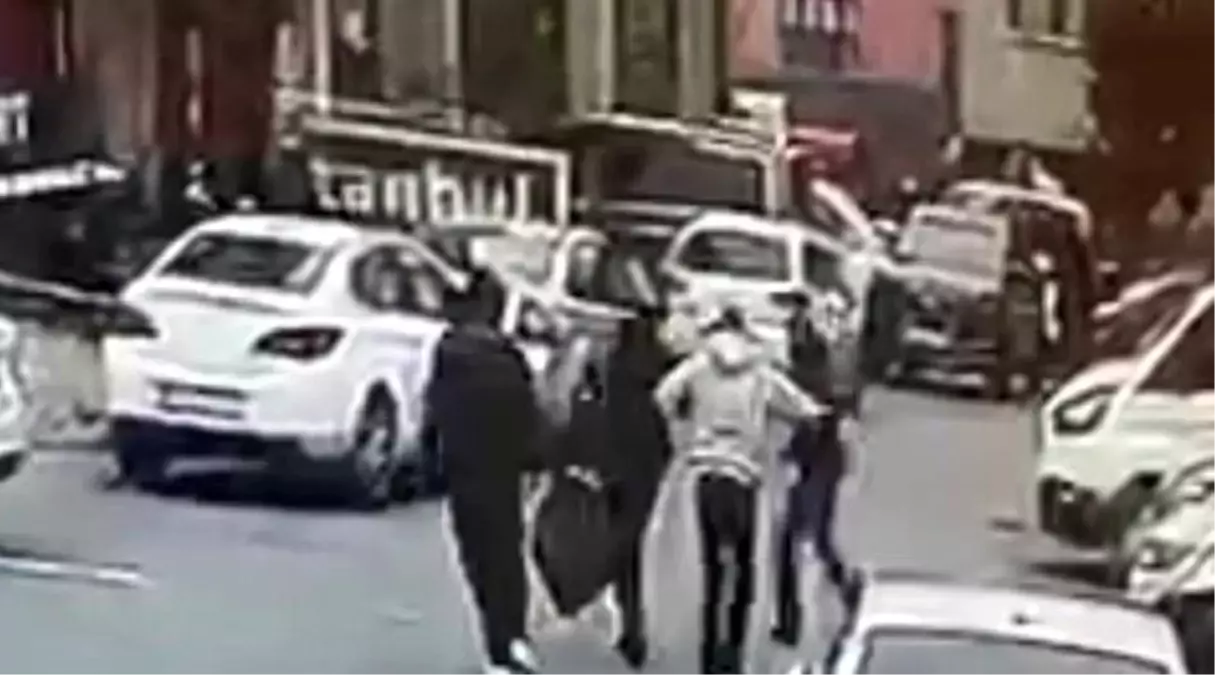 Bankadan çekilen 1 milyon 700 bin lirayı böyle çaldılar, o anlar kamerada