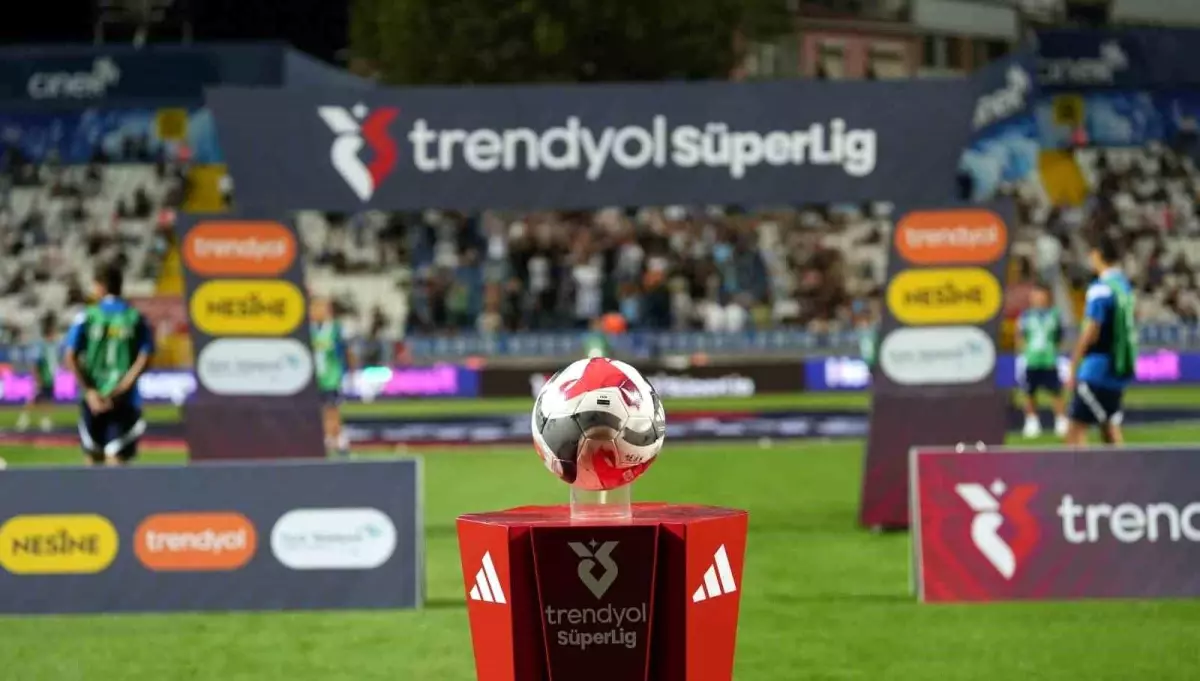 Beşiktaş Galatasaray derbisinin tarihi açıklandı