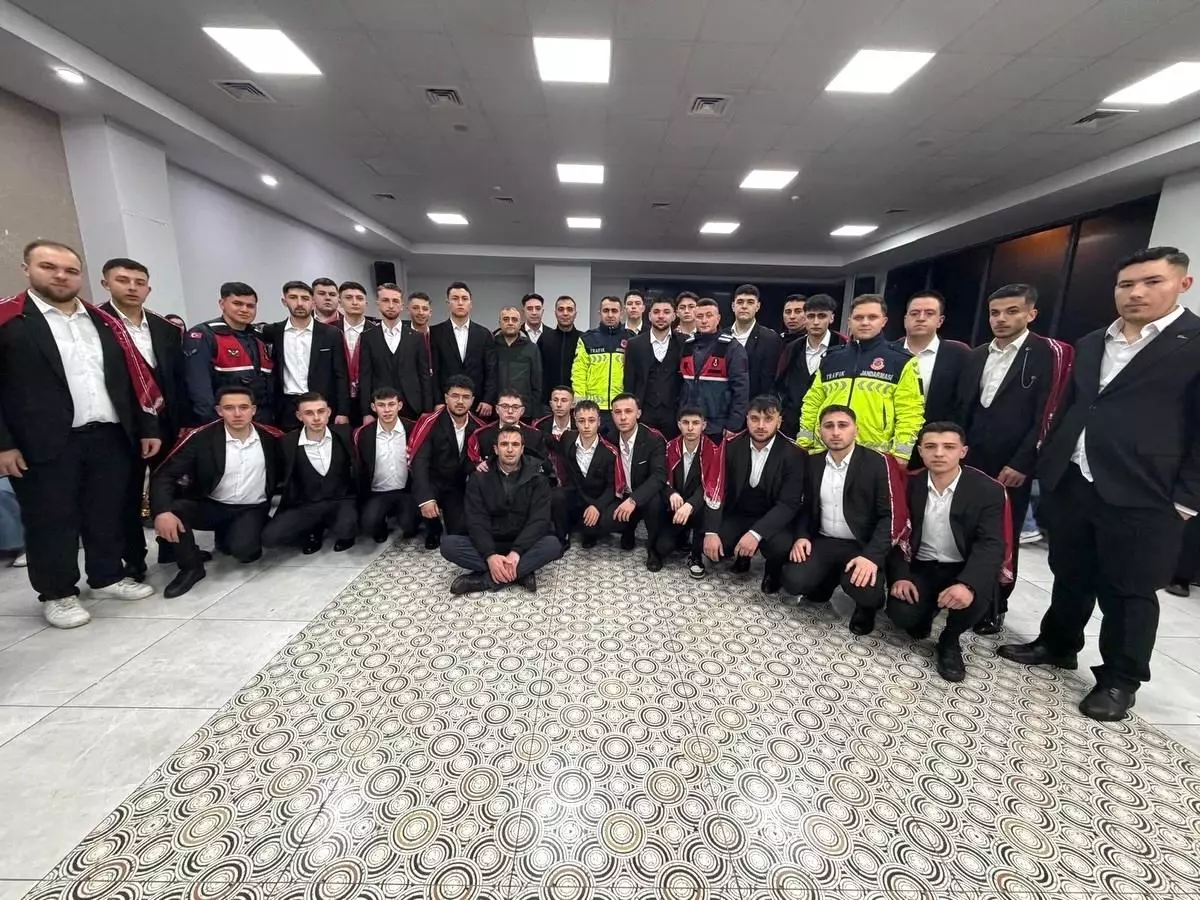 Bilecik'te jandarma 30 genç için toplu asker eğlencesi düzenledi