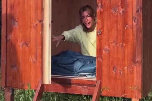 Çağla Şikel shared her experiences of being locked for 11 hours: No food, no toilet...