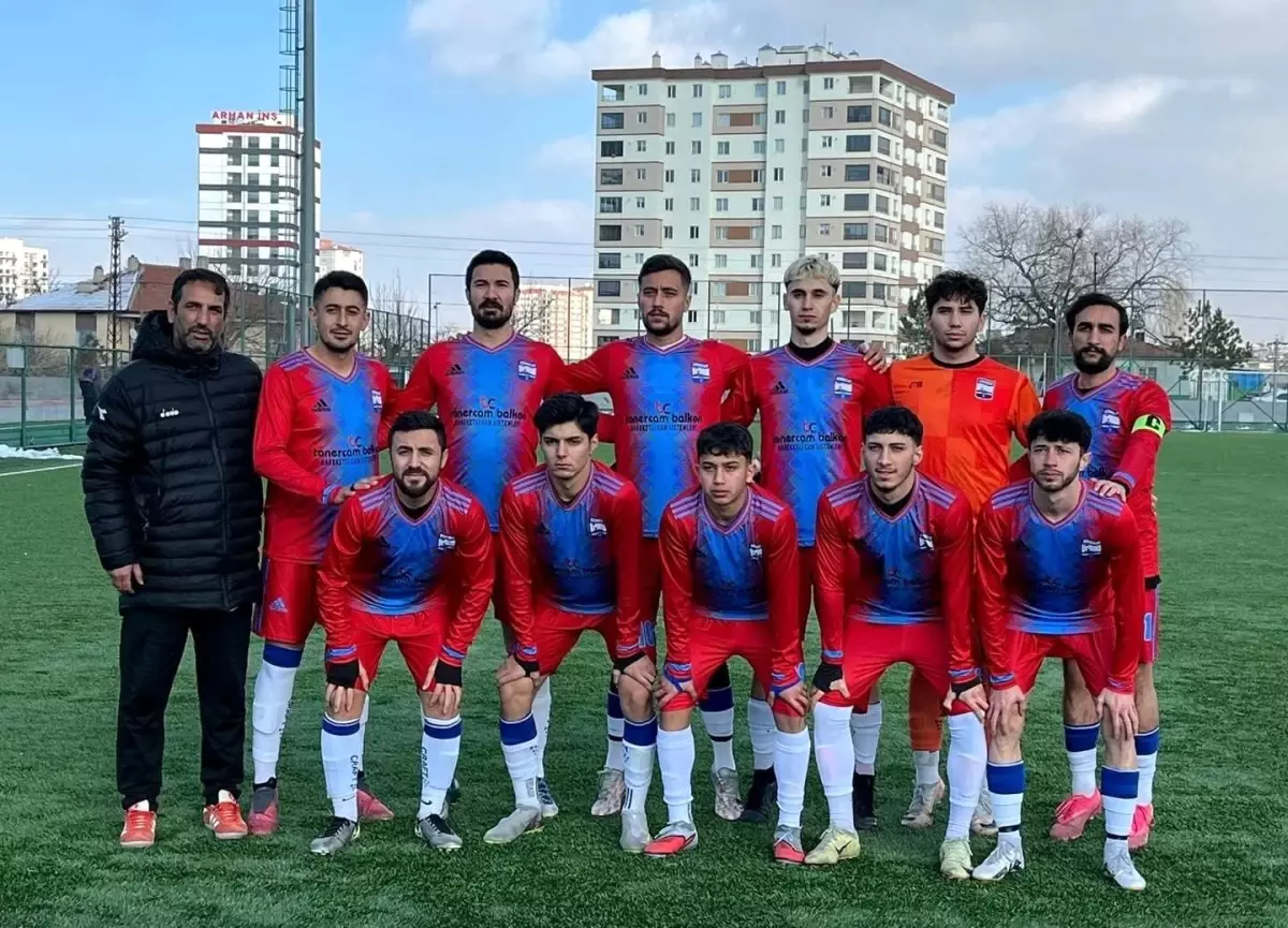 Döğerspor zirve yolunda 2 puan kaybetti