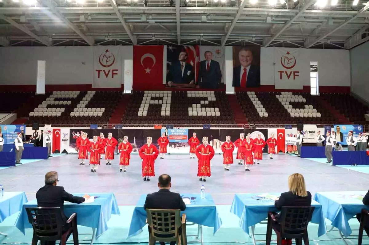 Elazığ'da geleneksel ezgilerle büyük rekabet