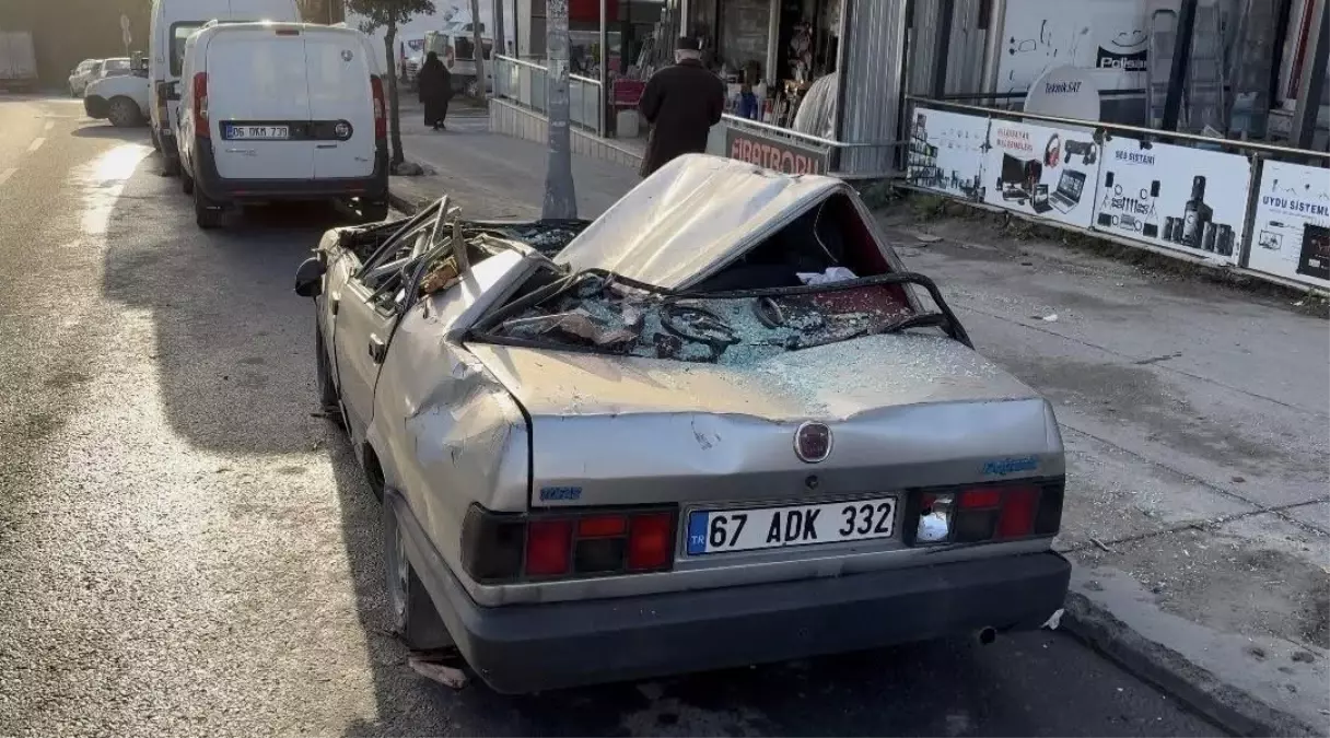 Esenyurt'ta Fırtına Çatı Uçurdu