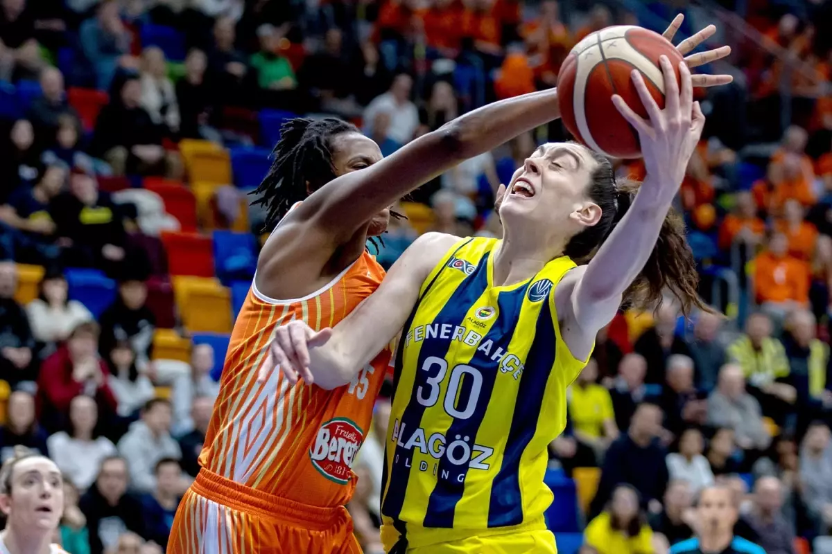 Fenerbahçe'yi Avrupa şampiyonu yapan Breanna Stewart, 3 yıl aradan sonra geri döndü