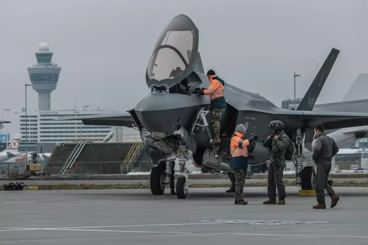 Hollandalı Bakan'dan çarpıcı iddia: F-35'lerin yazılımı kırılabilir