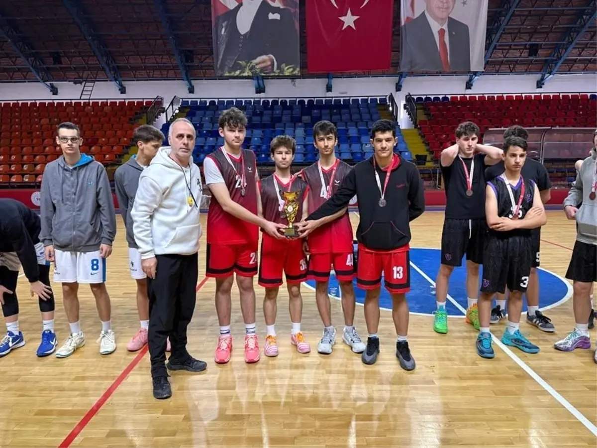 Kütahya'da Okullar Arası Gençler 3x3 Basketbol İl Birinciliği tamamlandı