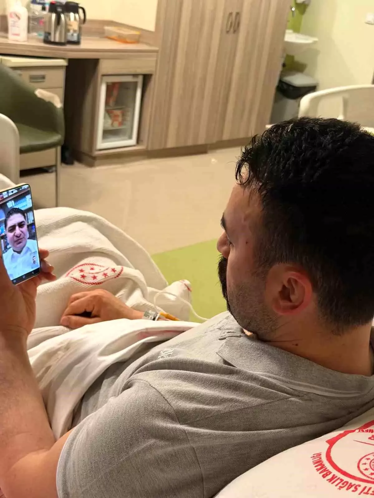 MHP Genel Başkan Yardımcısı Özdemir'den operasyonda yaralanan polise geçmiş olsun telefonu