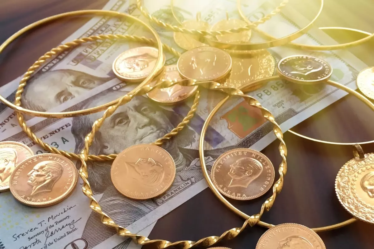 Piyasalar tepetaklak! Dolar bir anda yükseldi, altın çakıldı