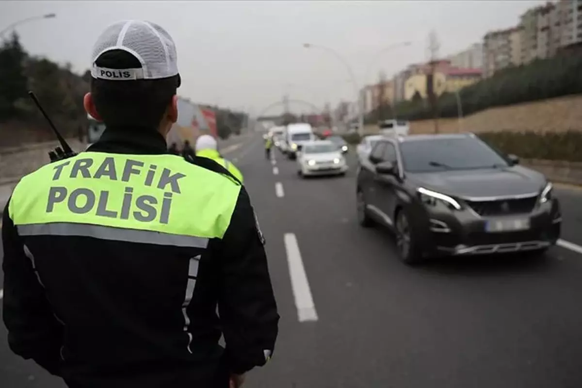 Polis artık sadece ehliyet sormayacak! Dikkat cezası 200 bin liraya kadar çıkabilir
