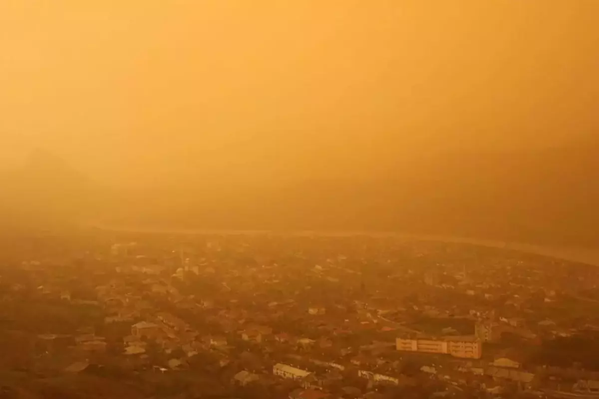 Yalancı bahar sona eriyor! Fırtına yıkacak, gökten çamur yağacak