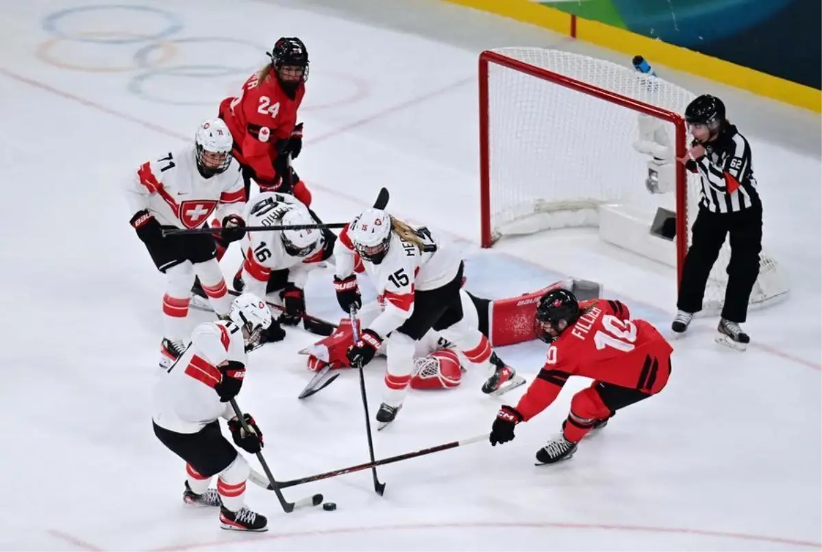 Albüm: 2026 Milano-Cortina Kış Olimpiyat Oyunları'nda Kadınlar Buz Hokeyi ve Curling Karşılaşmaları Oynandı