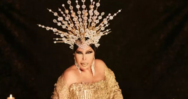 Bülent Ersoy'un arabasının markası ne? Bülent Ersoy'un serveti açıklandı mı? Bülent Ersoy'un arabasının markası ne? Bülent Ersoy'un serveti açıklandı mı?