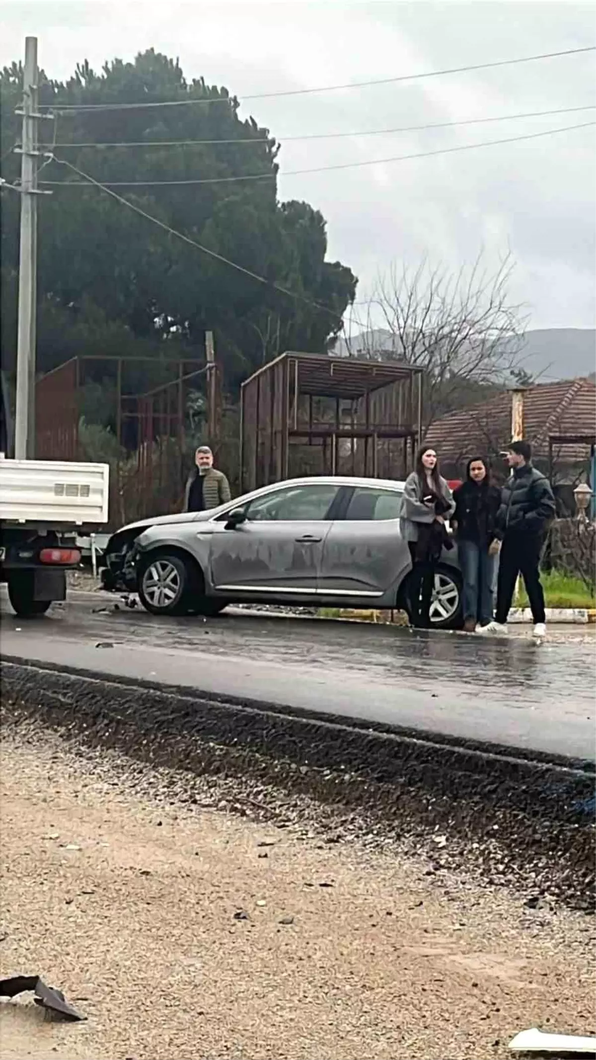 Marmaris'te otomobil ile motosiklet çarpıştı: 1 yaralı