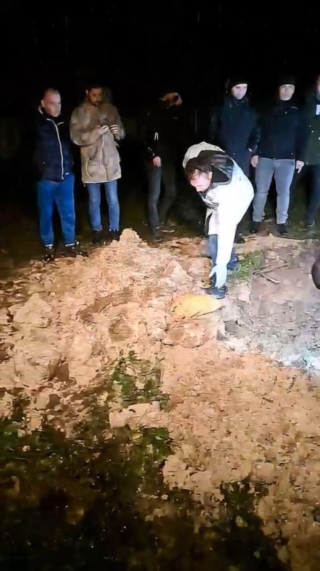 mezarliga gomulen esrarengiz paket mahalleliyi 19576492 5439 m