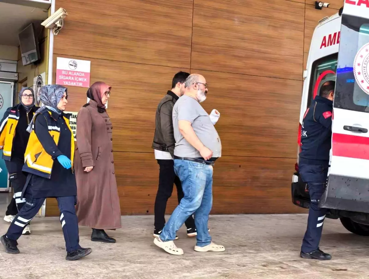 Mobilya ustası, 3 parmağını frezeye kaptırdı