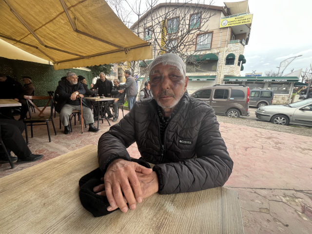 They first asked for a lighter, then assaulted me in the middle of the street