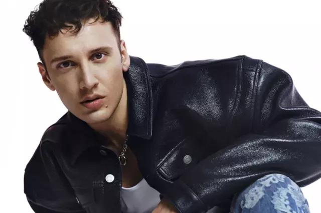 Soruşturma derinleşiyor! Ünlü şarkıcı Edis hakkında yakalama kararı