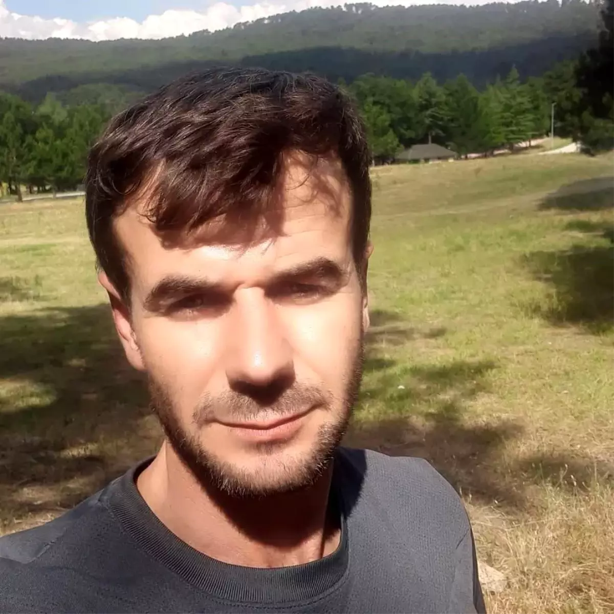 Tomruk biçme makinesinin üstüne düşen işçi hayatını kaybetti