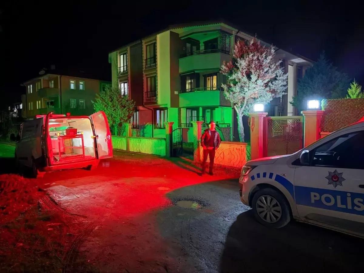 4'ncü evre kanser hastası olan kadın evinde ölü bulundu