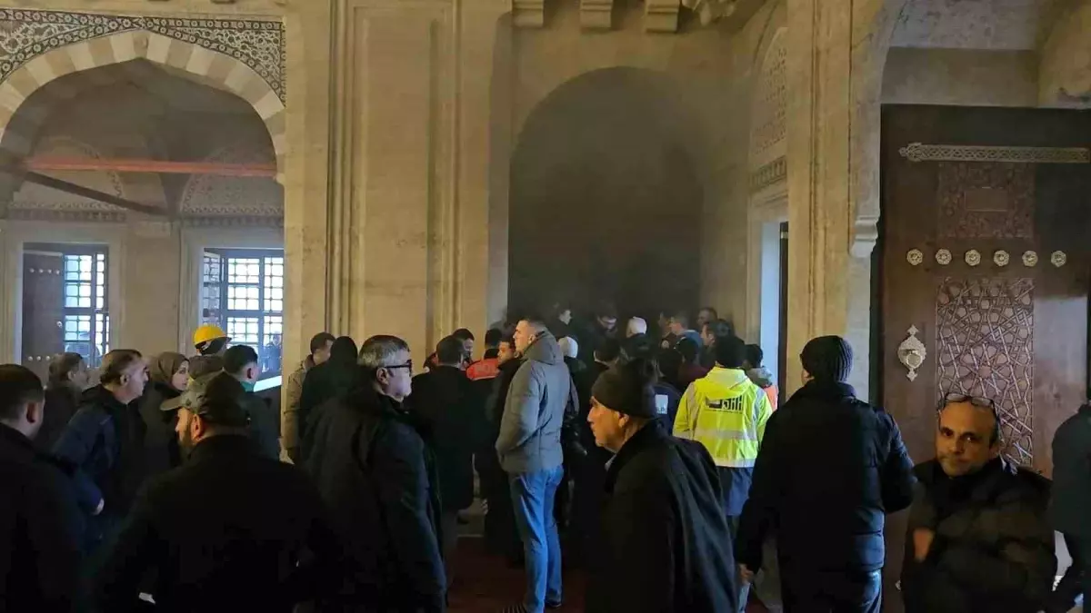 4 yıl aradan sonra Selimiye Camii'nde ilk namazda yangın