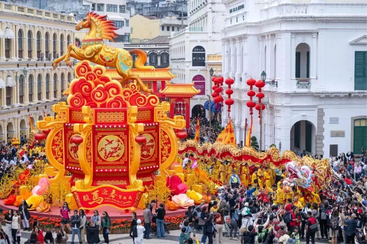 Albüm: Asya-Pasifik'te At Temalı Yeni Yıl Kutlamaları Renkli Görüntülere Sahne Oldu