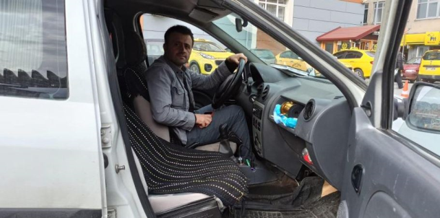 He put his vehicle up for sale in exchange for gold! See how many grams he wants