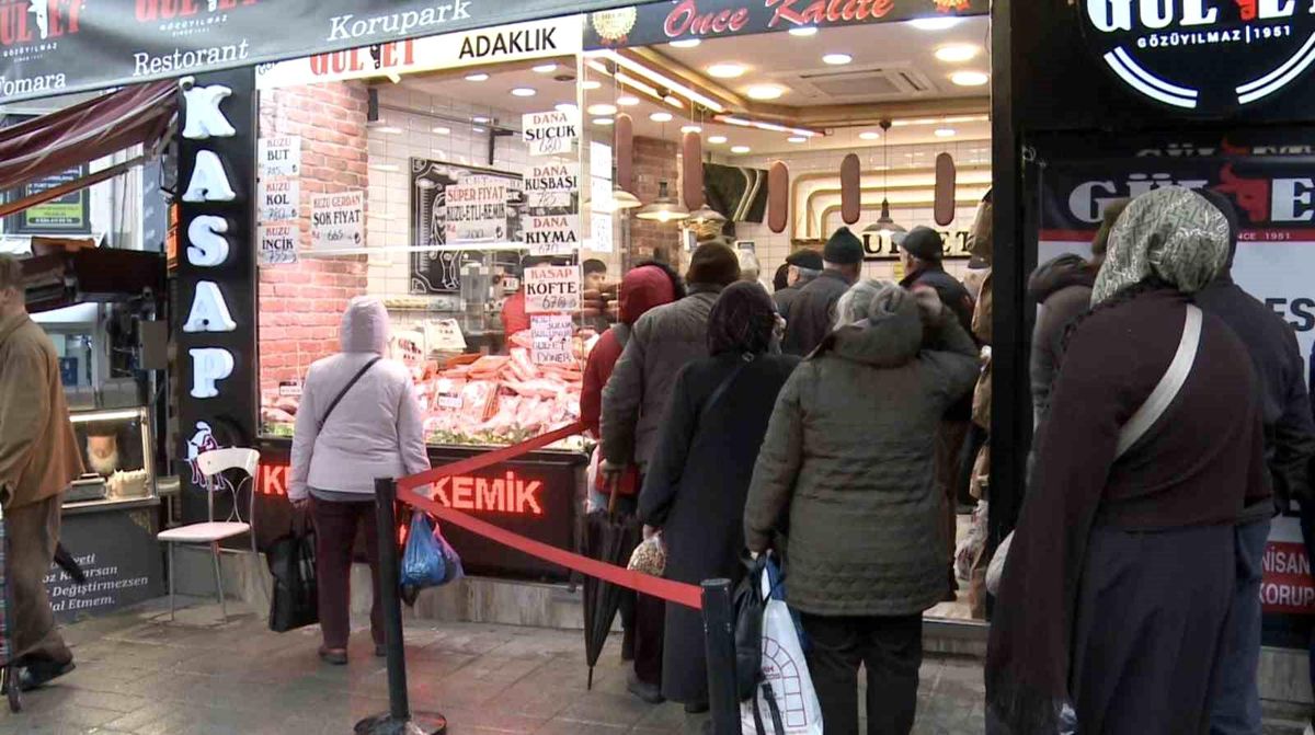Bursa'da Ramazan öncesi çarşı ve pazarlar yoğunlaştı