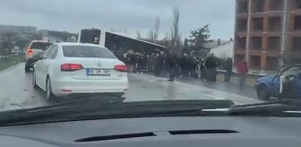 Büyükçekmece'de İETT otobüsünün yol kenarındaki bariyere çarptığı kazada 5 kişi yaralandı