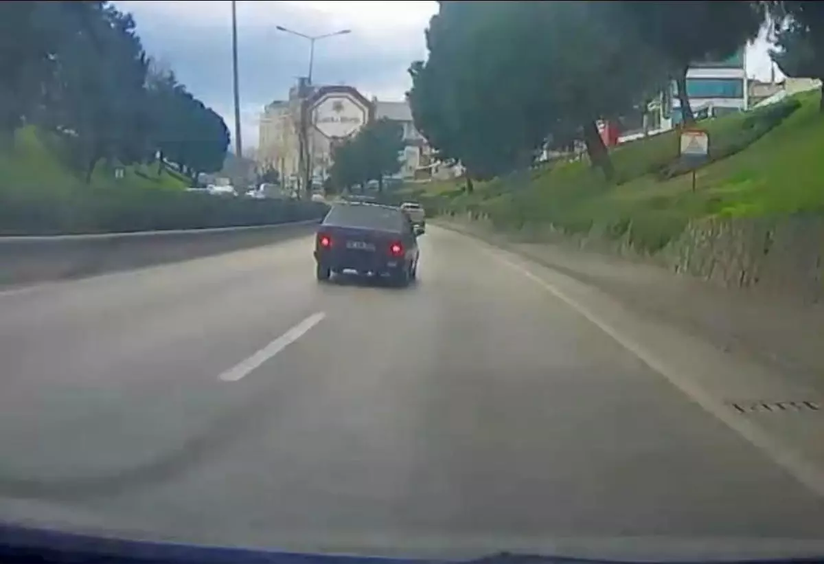 Çocukların üzerine araç sürdü, hiçbir şey olmamış gibi devam etti.. O anlar kamerada