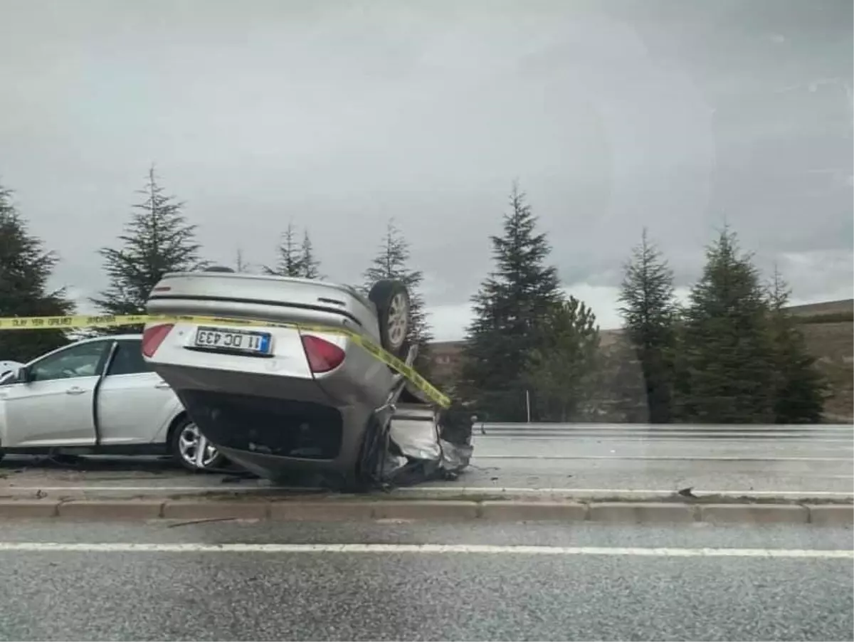 Eskişehir'de otomobiller çarpıştı; 1 ölü, 1 yaralı