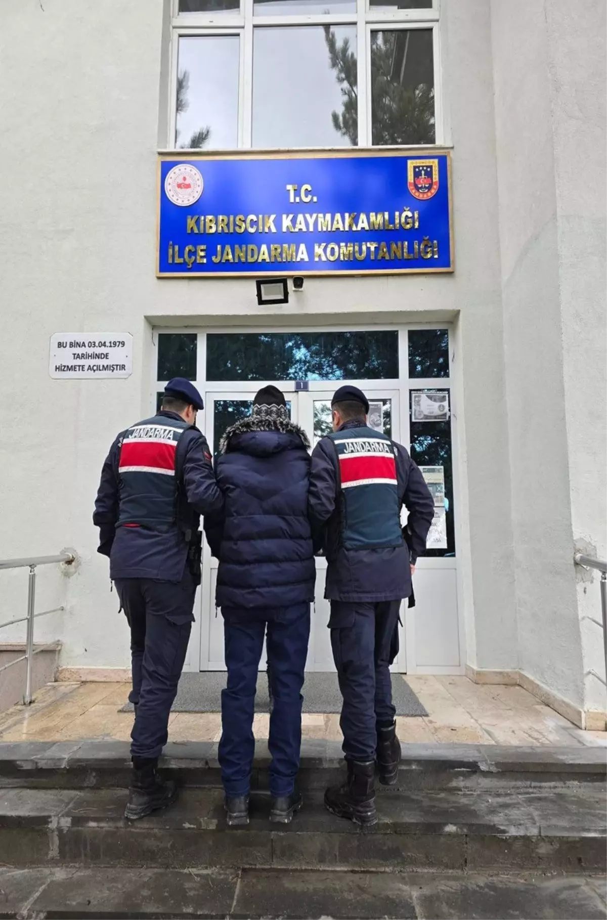 Farklı suçlardan aranan 2 firari hükümlü yakalandı