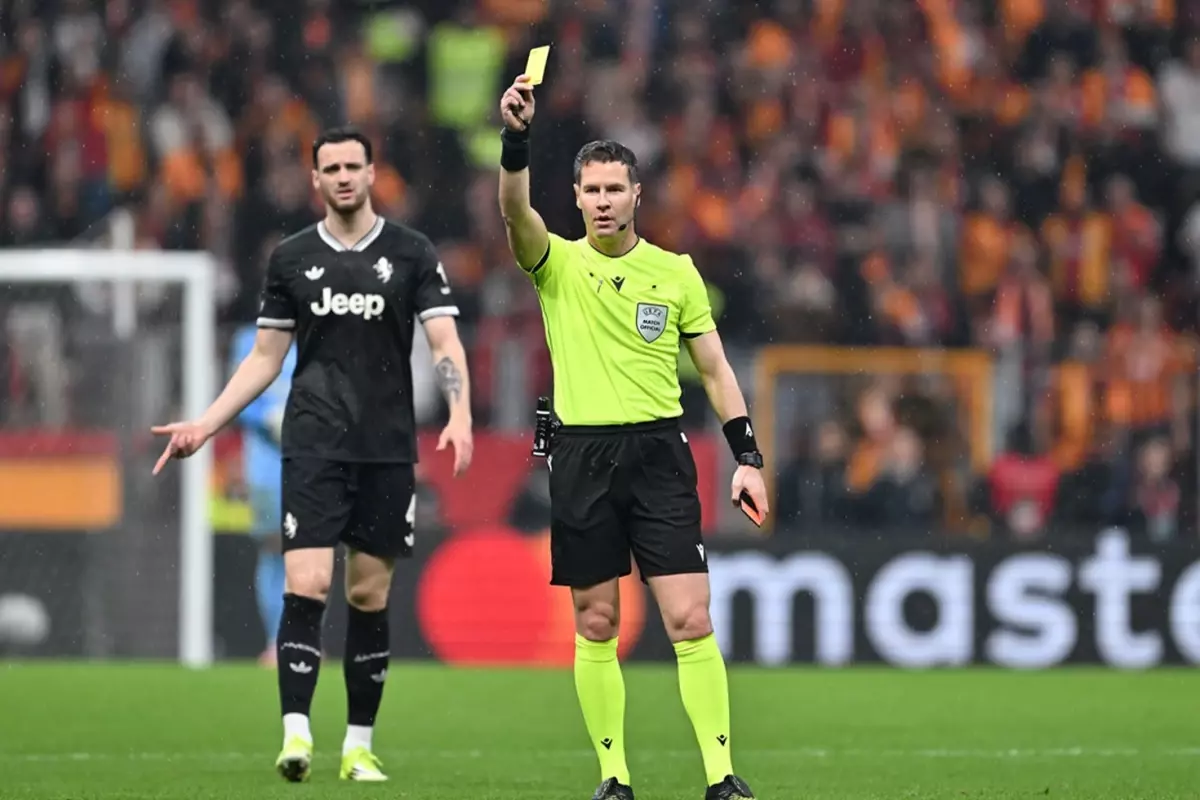 Galatasaray-Juventus maçını baştan sona izleyen herkes aynı detaya takıldı