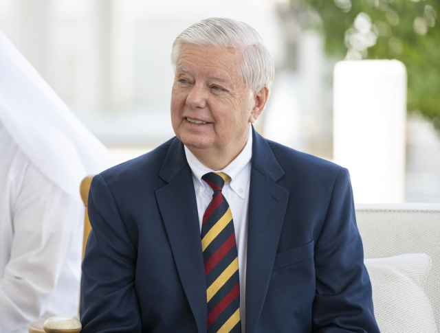 UAE leader Al Nahyan, who is claimed to have passed away, received a US senator