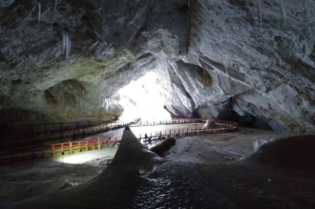 5,300-year-old bacterium resistant to antibiotics found in the cave