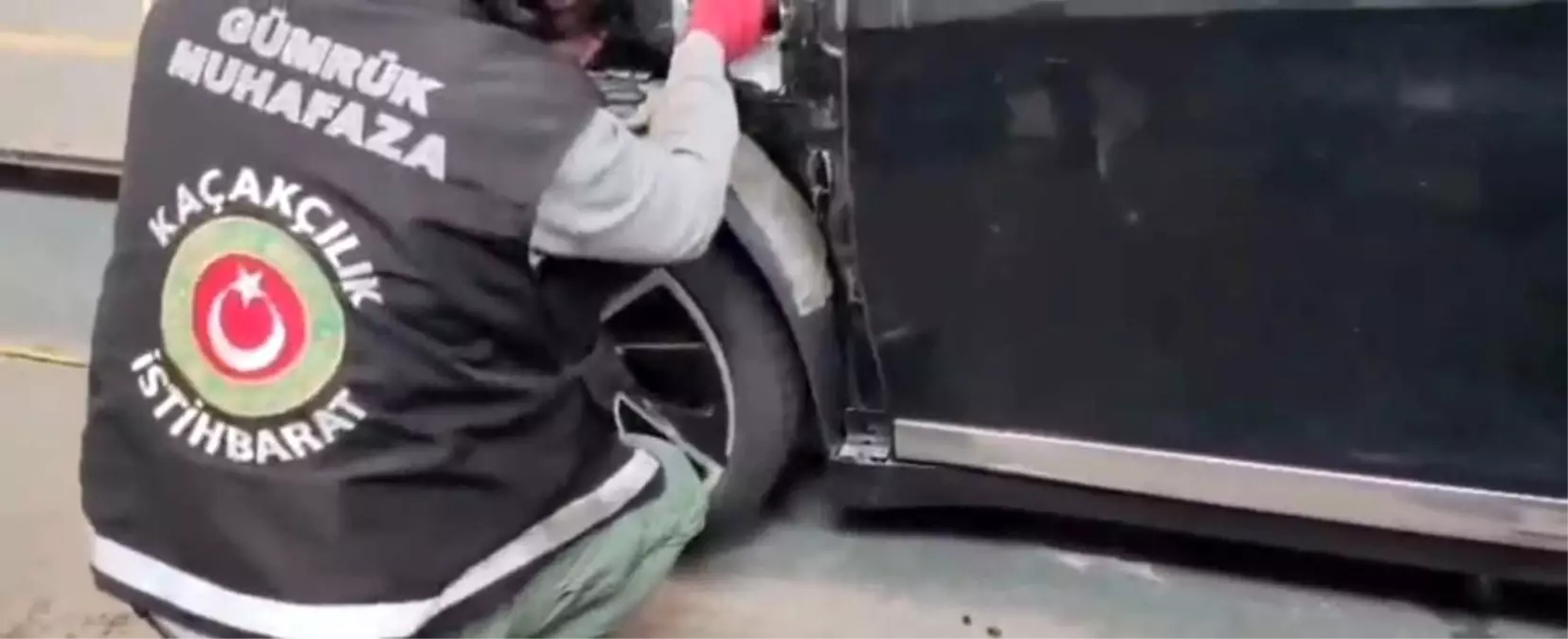 Otomobilin ön tamponunda 11 kilogram eroin ele geçirildi