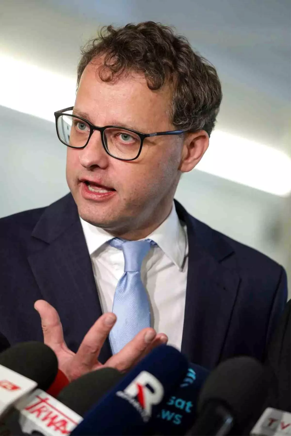 Polonya'dan Macaristan'a sığınan eski Adalet Bakanı Yardımcısı hakkında tutuklama emri