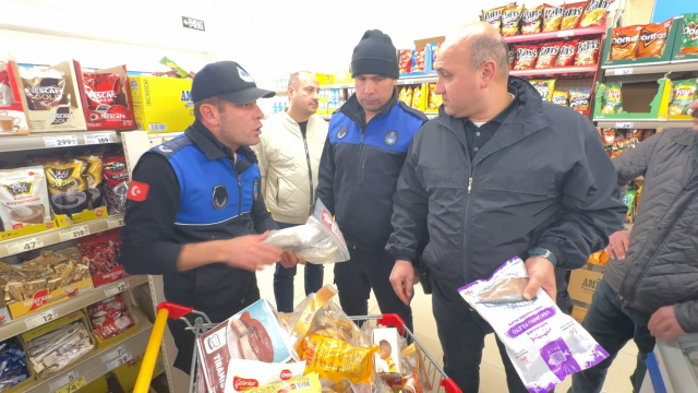 Scandalous image in a chain supermarket before Ramadan