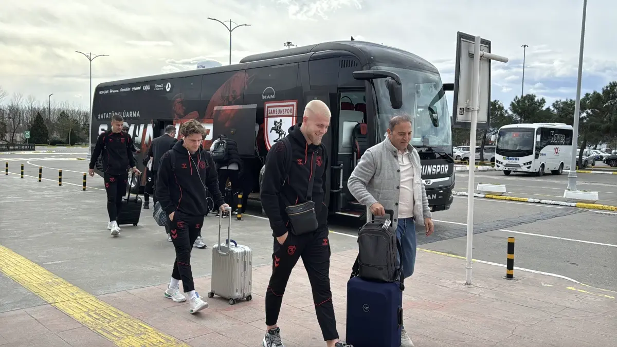 Samsunspor, Kuzey Makedonya'ya özel uçakla gitti