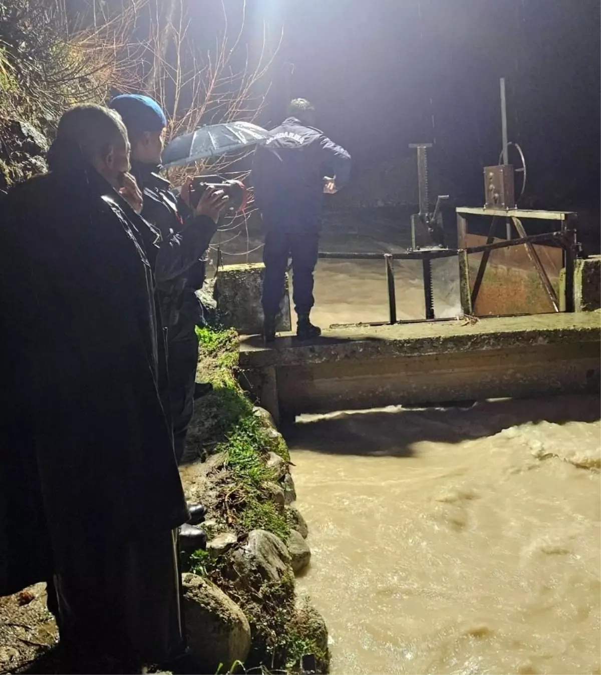 Sele kapılan şahıs ölü bulundu