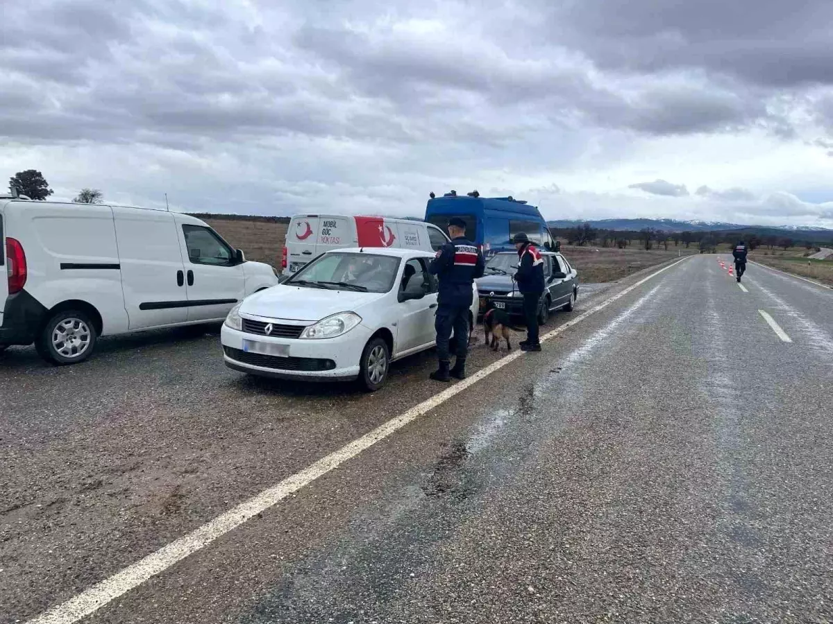 Uşak'ta düzensiz göçle mücadelede 351 göçmen ve 114 araç denetlendi