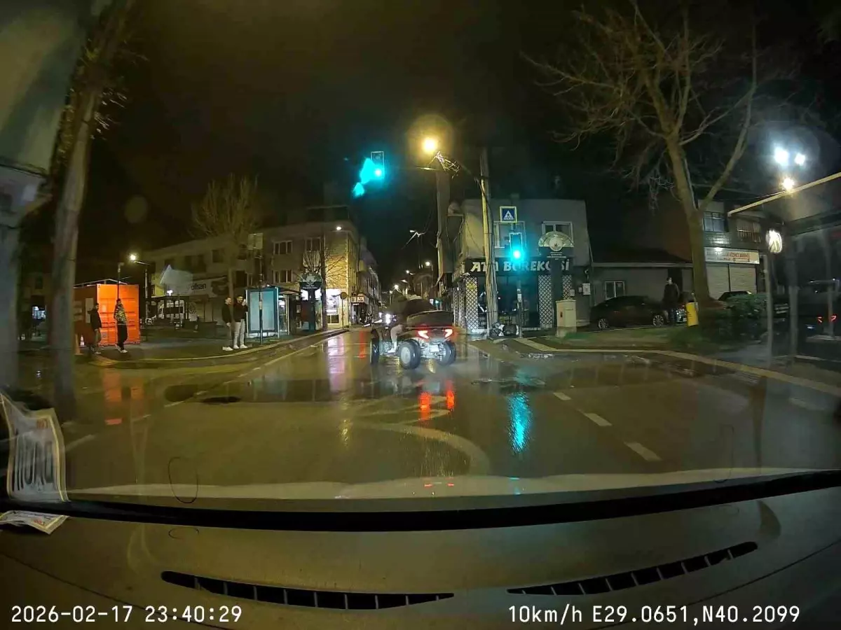 Ana caddeyi drift parkuruna çevirdi, facianın eşiğinden böyle döndü