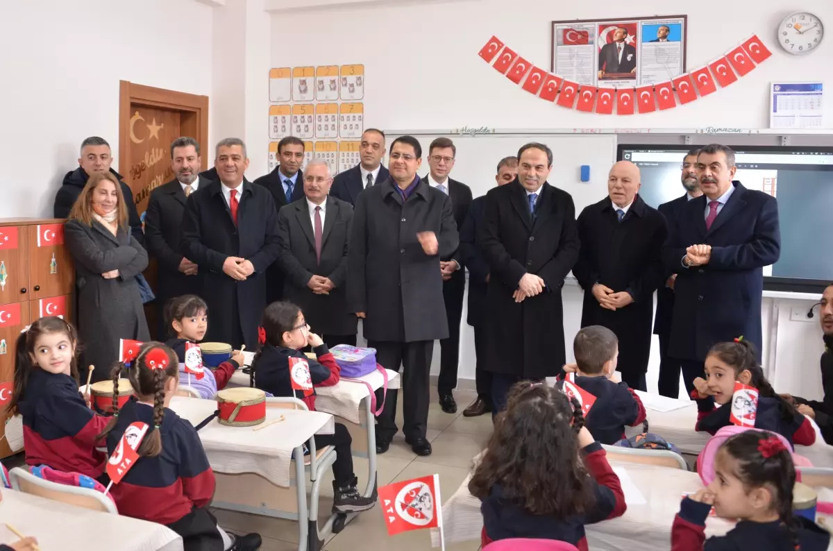 Bakan Tekin, Erzurum'da 12 derslikli okulun açılışını yaptı