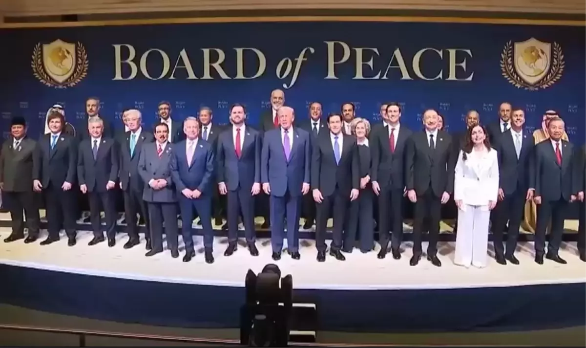 Gazze Barış Kurulu üyeleri aile fotoğrafı çektirdi