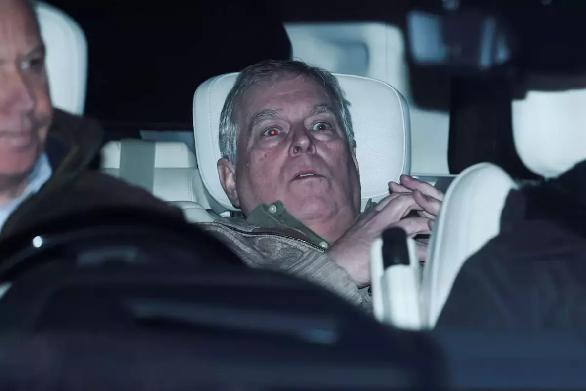 İngiltere'de gözaltına alınan Prens Andrew serbest bırakıldı