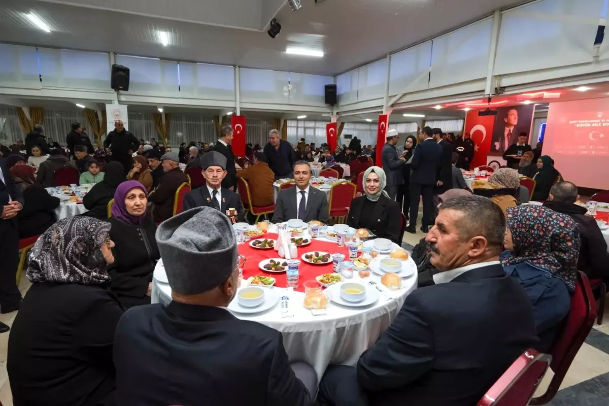 Karaman'da şehit yakınları ve gaziler 'Büyük Aile Sofrası'nda buluştu
