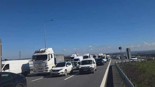 A tanker overturned in the tunnel on the North Marmara Highway; traffic congestion occurred