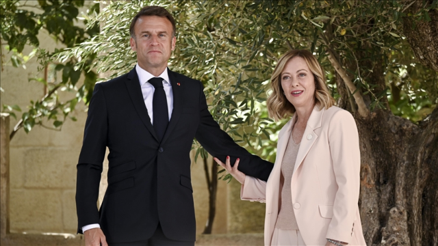 Macron, Fransa'da sağcı gencin ölümüyle ilgili yorum yapan Meloni'ye tepki