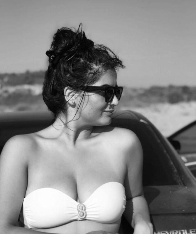 The bride candidate who removed her headscarf protested against the comments made on her revealing pose