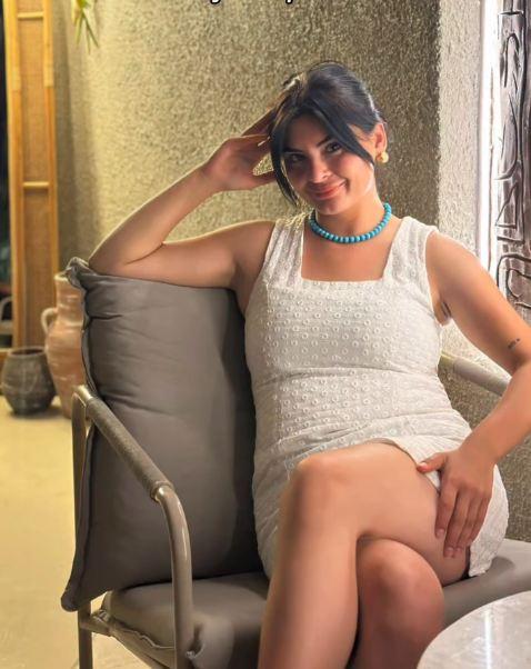 The bride candidate who removed her headscarf protested against the comments made on her revealing pose