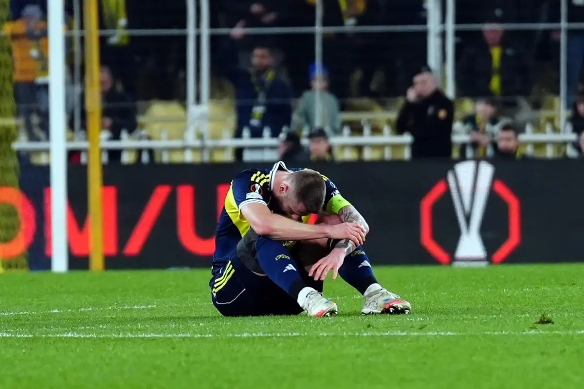 Turu mucizelere bıraktık! Fenerbahçe, Nottingham Forest'a farklı kaybetti